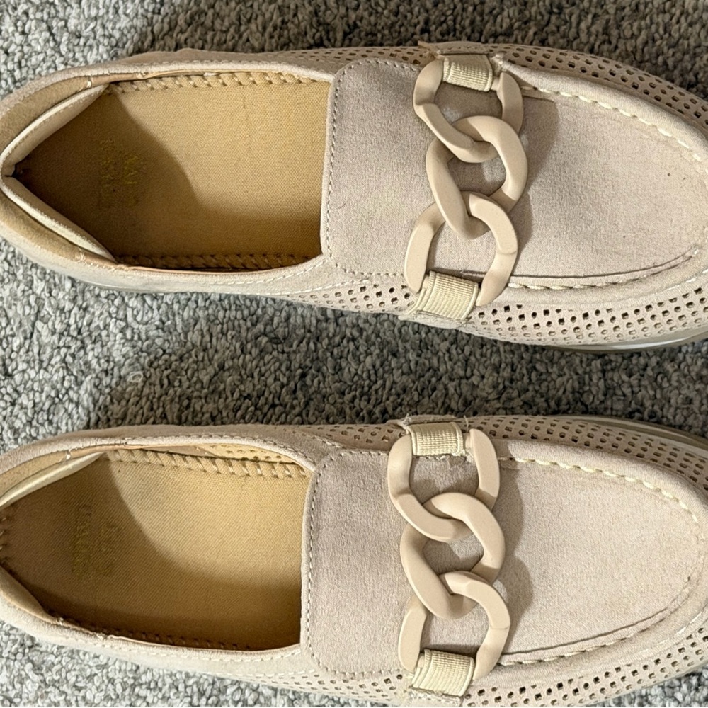 Crown & Ivy Beige Wedges with Chain Detail